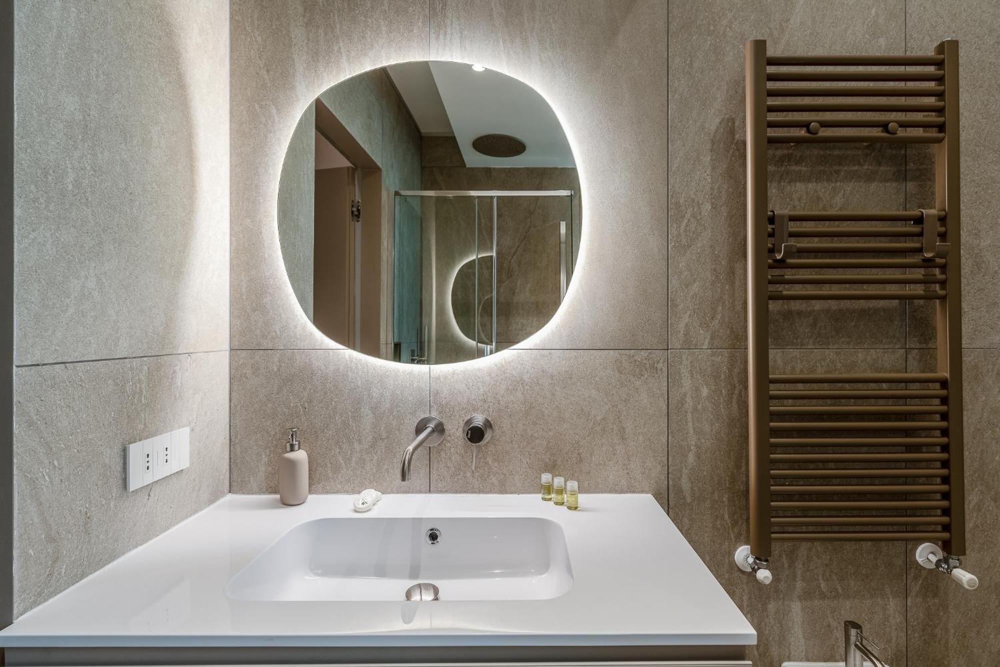 Luxury Apartment - Near Stazione Centrale Милан Экстерьер фото