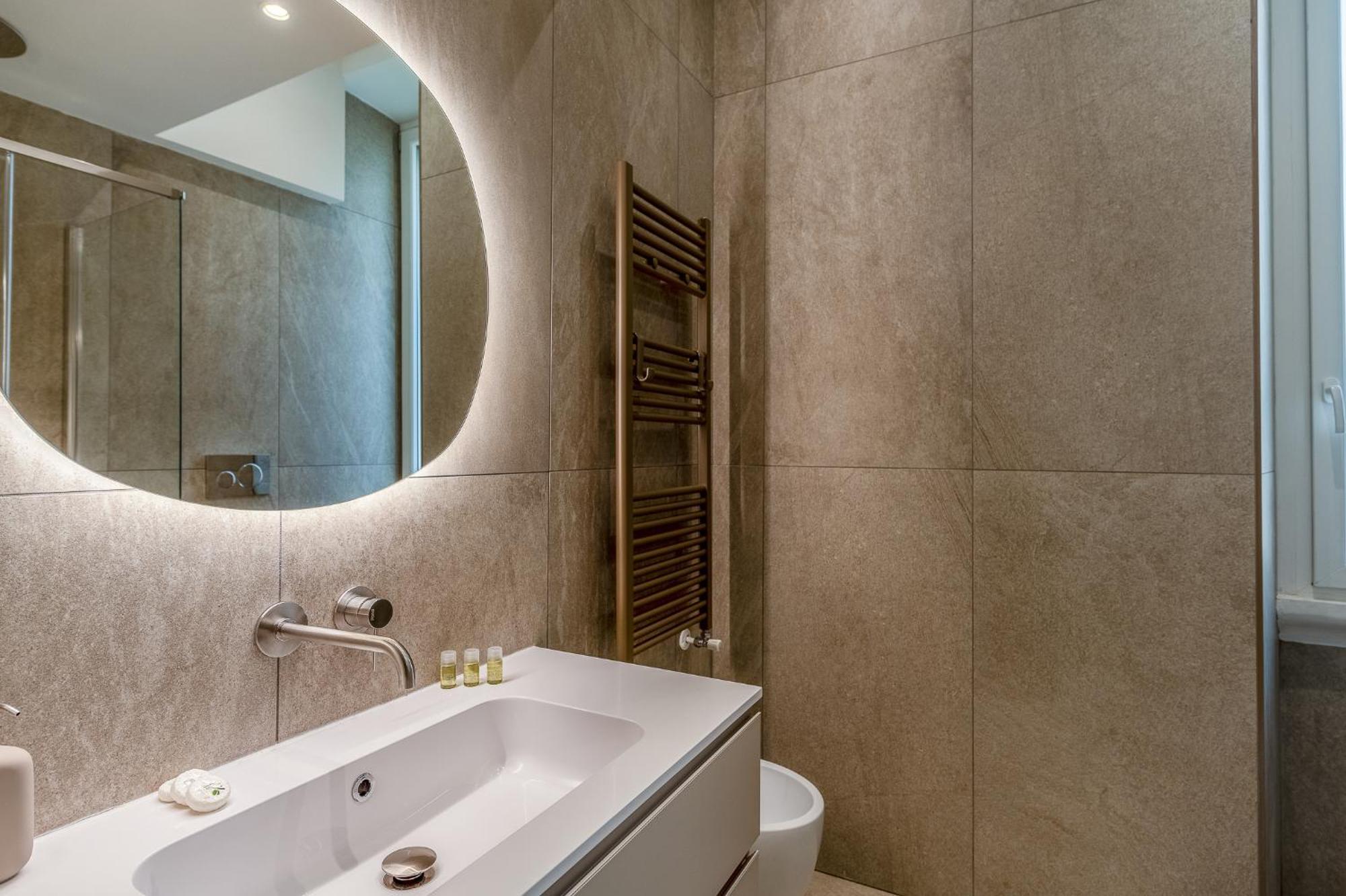 Luxury Apartment - Near Stazione Centrale Милан Экстерьер фото