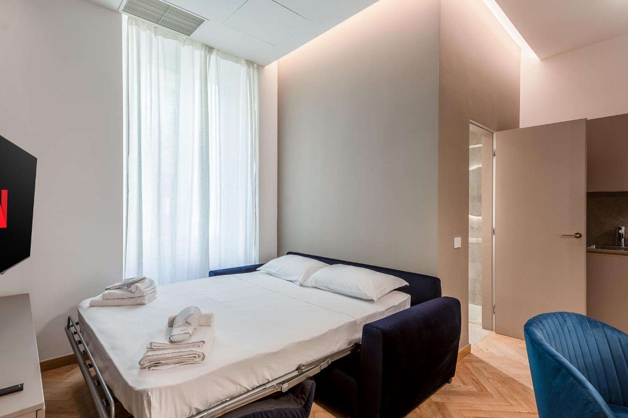 Luxury Apartment - Near Stazione Centrale Милан Экстерьер фото