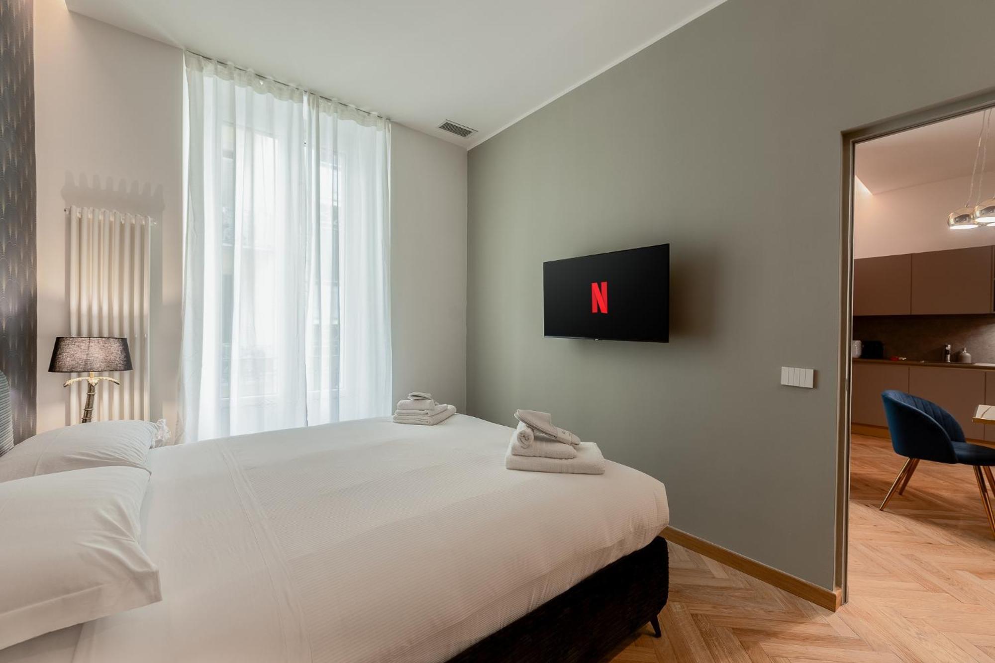 Luxury Apartment - Near Stazione Centrale Милан Экстерьер фото